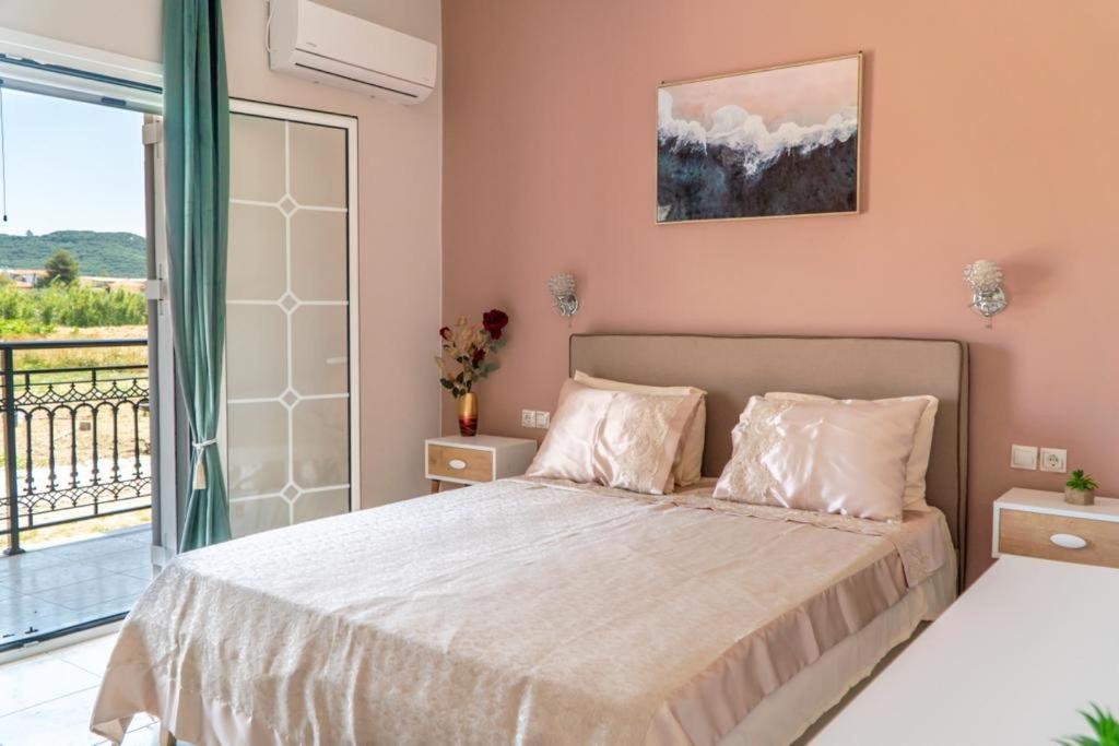 Central Apartments Alykanas  Ngoại thất bức ảnh