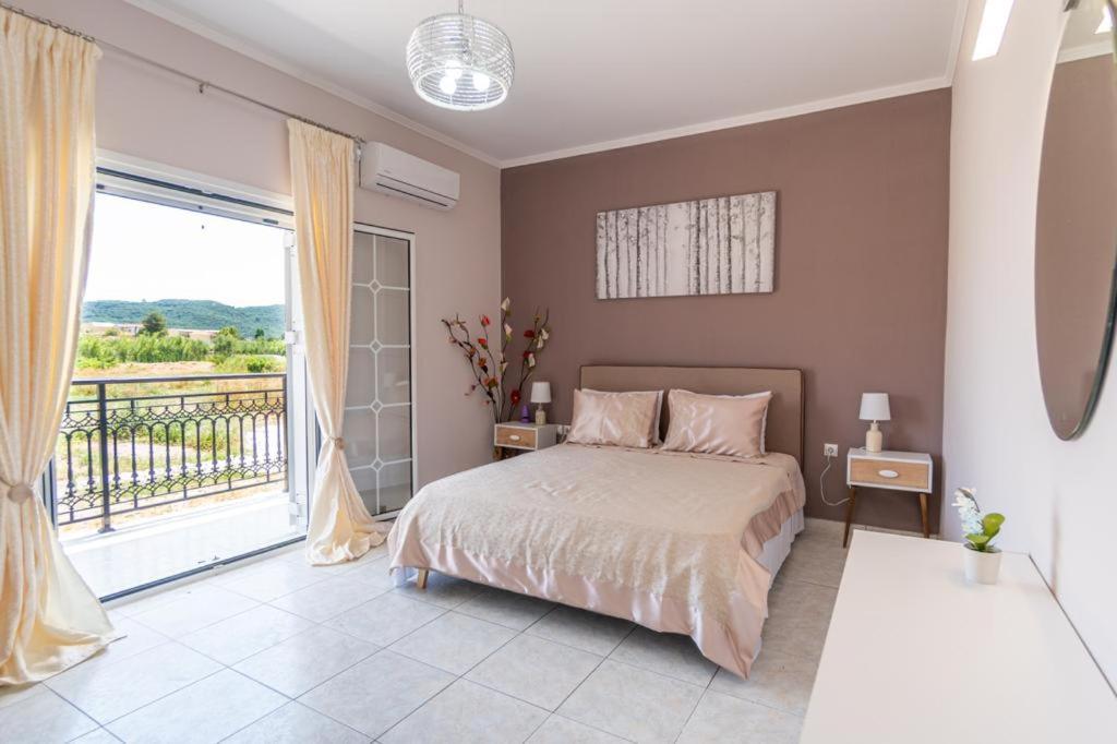 Central Apartments Alykanas  Ngoại thất bức ảnh